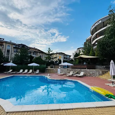 Апартаменти Royal Palm 172 One Bedroom *