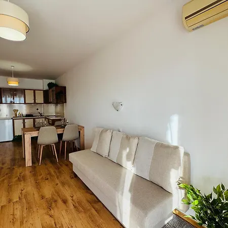 Апартаменти Royal Palm 172 One Bedroom *