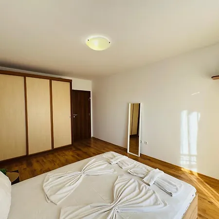 Апартаменти Royal Palm 172 One Bedroom Светий Влас
