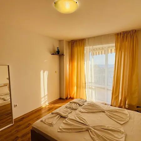Апартаменти Royal Palm 172 One Bedroom *