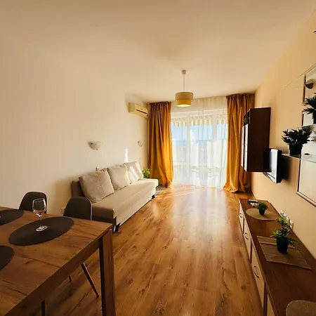 Royal Palm 172 One Bedroom Светий Влас