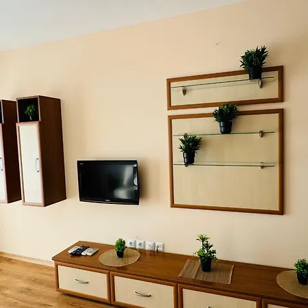 Royal Palm 172 One Bedroom Апартаменти *