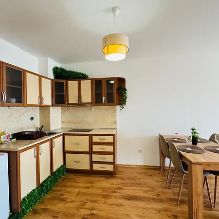 Royal Palm 172 One Bedroom Апартаменти *